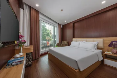 Deluxe Double Room with Balcony — Millennium Hanoi Hotel